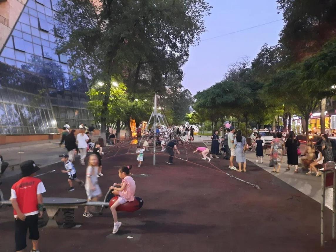Ferienwohnung Арбат Almaty Exterior foto